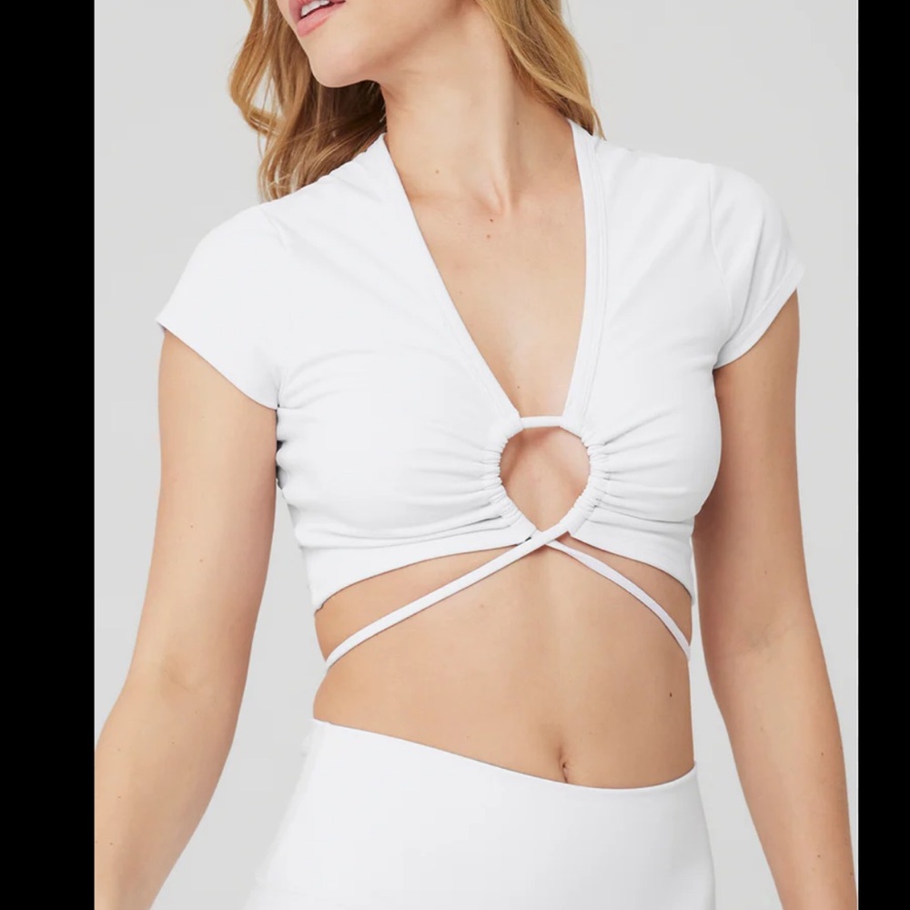 ALO YOGA airbrush criss cross short sleeve white S